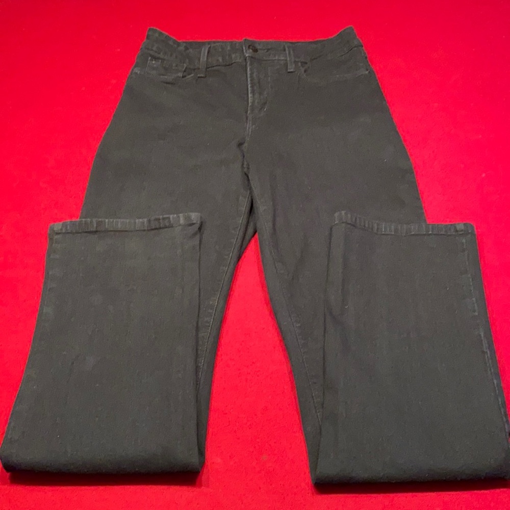 NYDJ. Black Denim Jeans!!